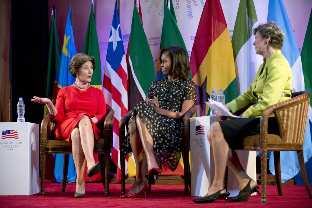 michelle obama listening to laura bush